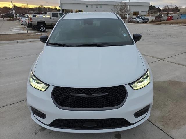 2026 Chrysler Pacifica PACIFICA SELECT AWD