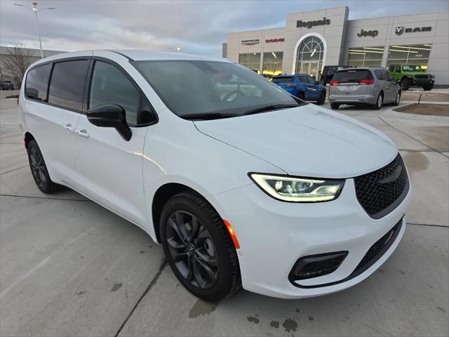 2026 Chrysler Pacifica PACIFICA SELECT AWD