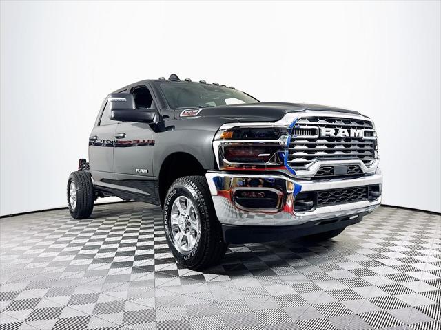 2025 RAM 2500 Big Horn Crew Cab 4x4 64 Box