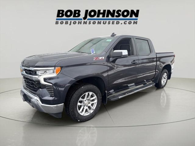 2022 Chevrolet Silverado 1500 4WD Crew Cab Standard Bed LT