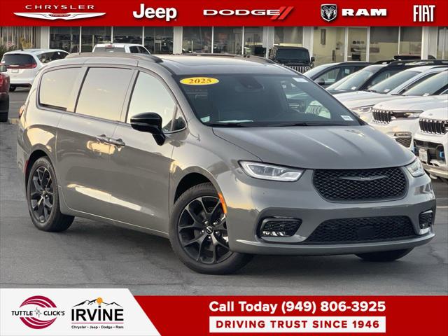 2025 Chrysler Pacifica PACIFICA LIMITED