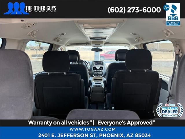 2016 Chrysler Town & Country Touring