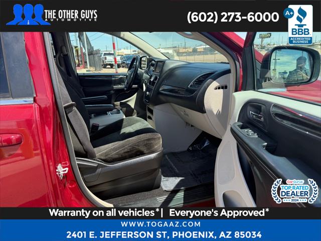 2016 Chrysler Town & Country Touring
