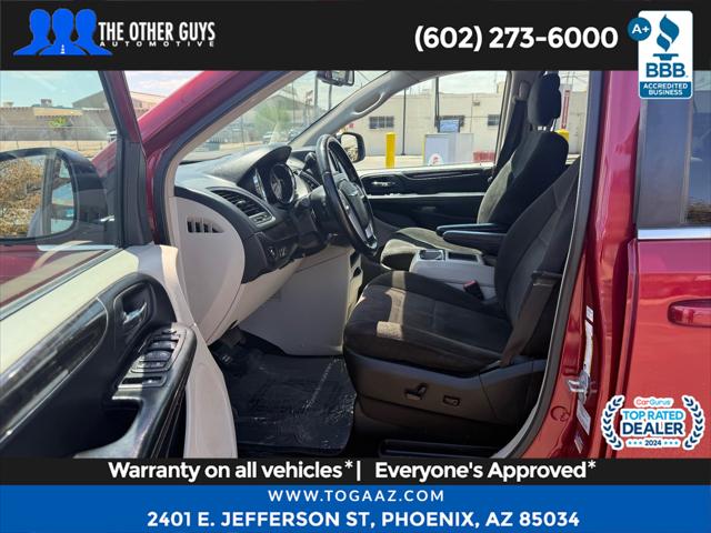 2016 Chrysler Town & Country Touring