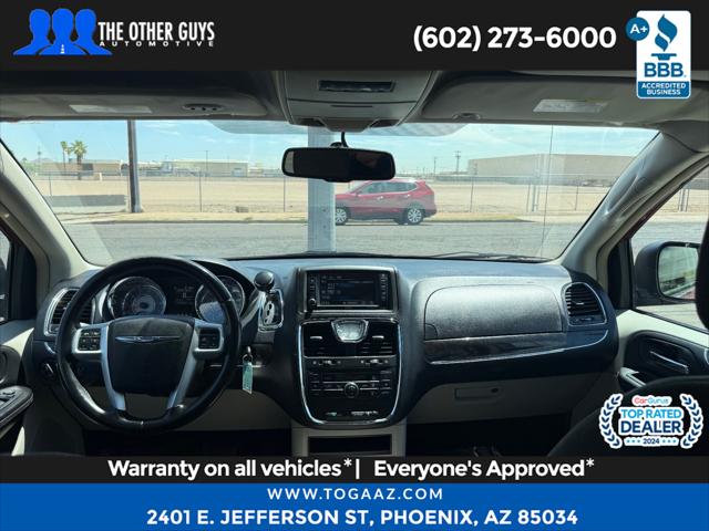 2016 Chrysler Town & Country Touring