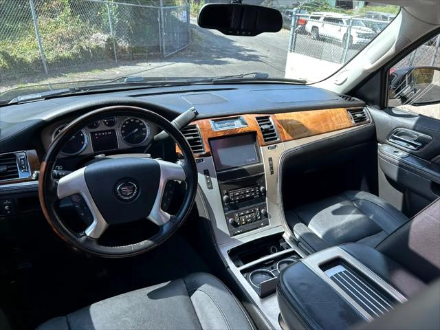2013 Cadillac Escalade Platinum Edition