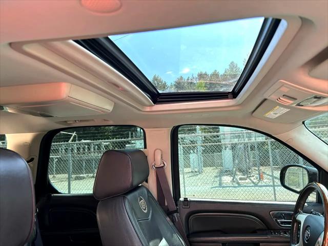 2013 Cadillac Escalade Platinum Edition