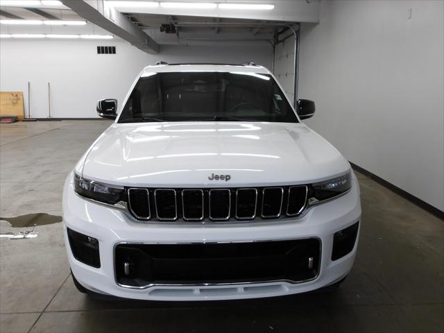 2022 Jeep Grand Cherokee L Overland 4x4 2022 Jeep Grand Cherokee L Overland 4x4