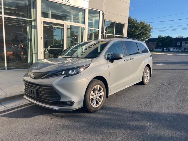 2022 Toyota Sienna XLE Woodland Edition