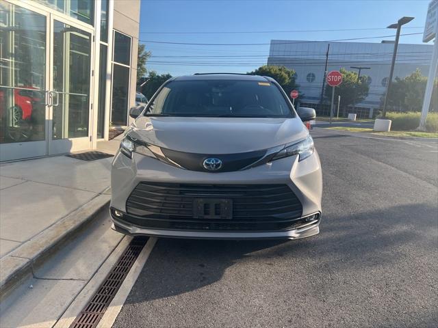 2022 Toyota Sienna XLE Woodland Edition