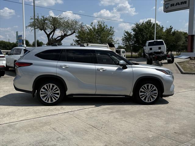 2023 Toyota Highlander Platinum