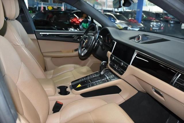 2019 Porsche Macan Standard