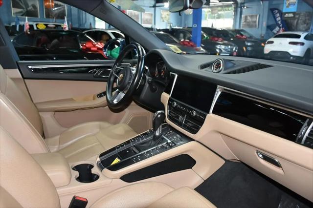 2019 Porsche Macan Standard