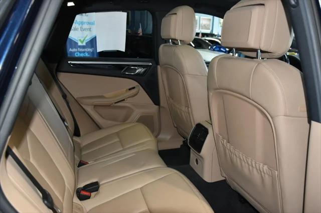 2019 Porsche Macan Standard