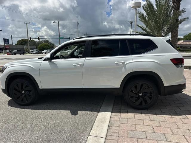 2026 Volkswagen Atlas SE with Technology