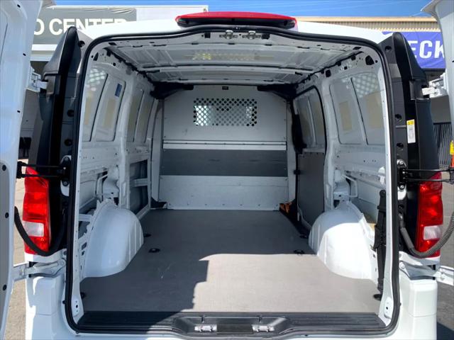 2023 Mercedes-Benz Metris Standard