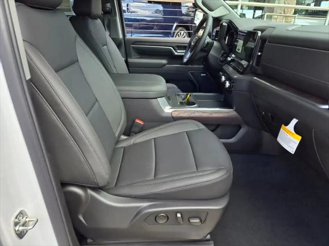2026 GMC Sierra 2500HD Crew Cab, Standard Bed, SLT, 4WD
