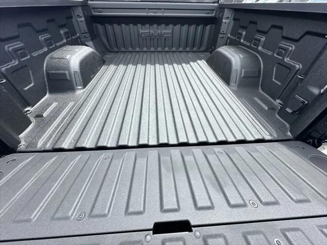2026 GMC Sierra 1500 Crew Cab, Short Bed, SLT, RWD