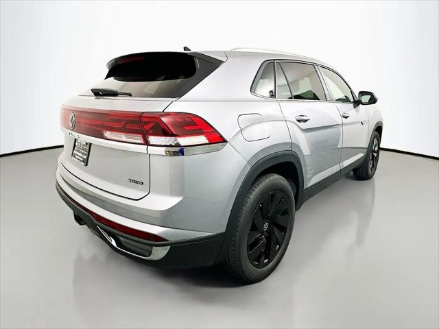2026 Volkswagen Atlas Cross Sport SE with Technology