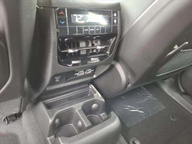 2025 Jeep Grand Cherokee L Laredo 4x4
