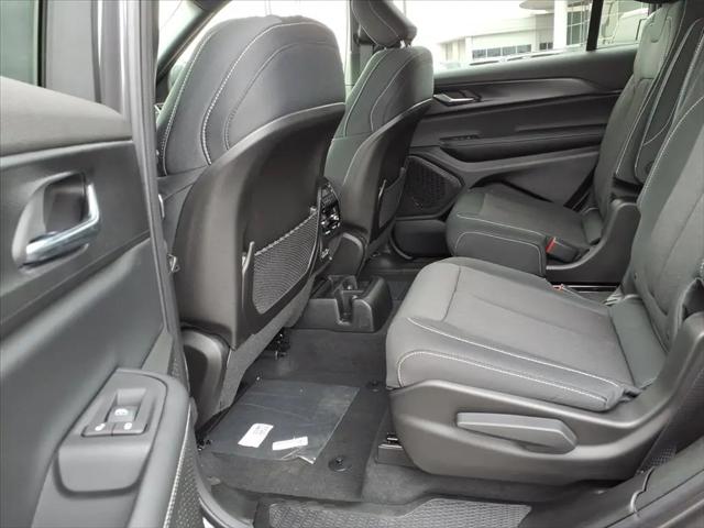 2025 Jeep Grand Cherokee L Laredo 4x4