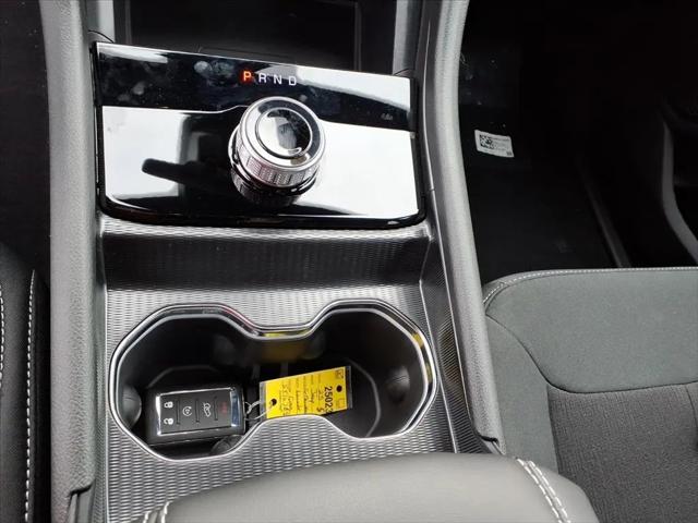 2025 Jeep Grand Cherokee L Laredo 4x4