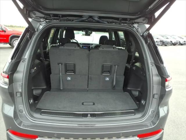 2025 Jeep Grand Cherokee L Laredo 4x4