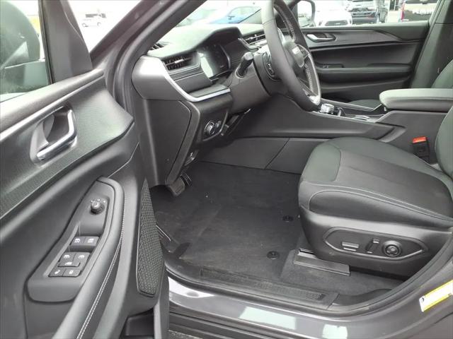 2025 Jeep Grand Cherokee L Laredo 4x4