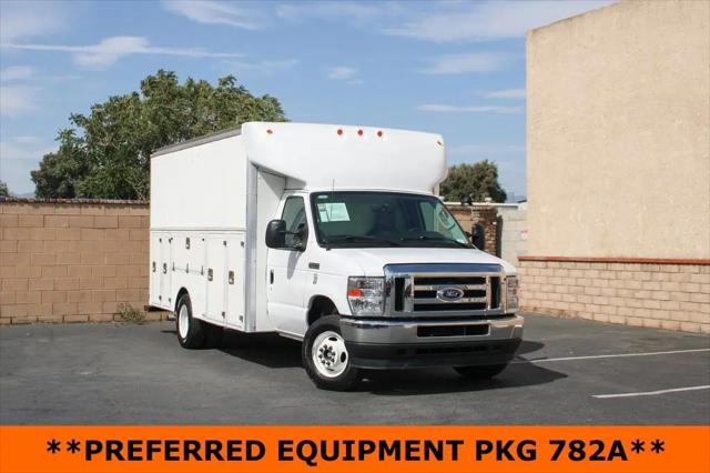 2023 Ford E-450 Cutaway Base