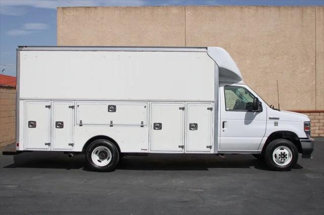 2023 Ford E-450 Cutaway Base