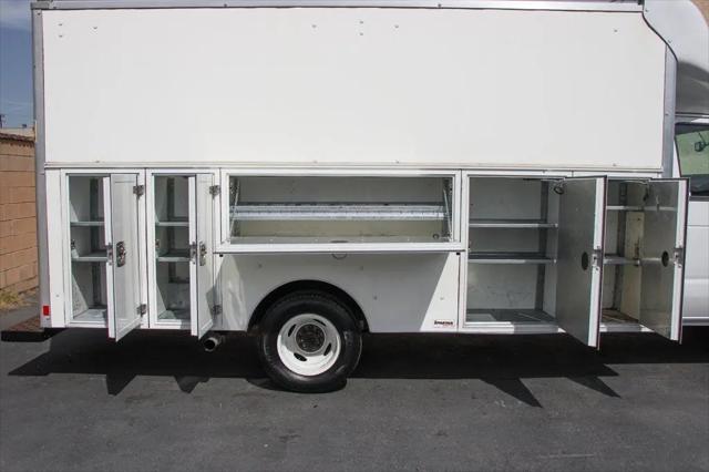 2023 Ford E-450 Cutaway Base