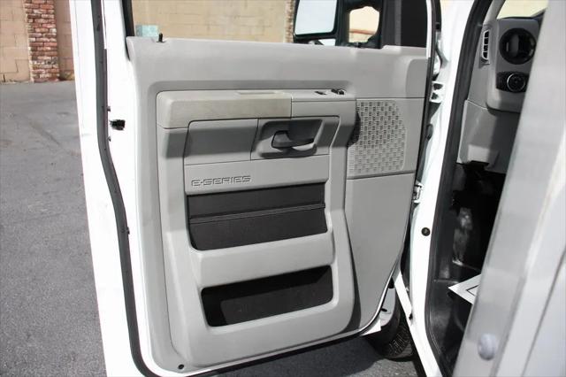 2023 Ford E-450 Cutaway Base
