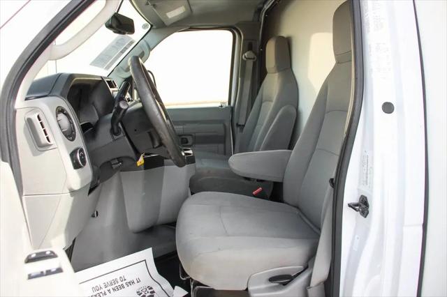 2023 Ford E-450 Cutaway Base