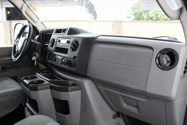 2023 Ford E-450 Cutaway Base