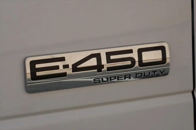 2023 Ford E-450 Cutaway Base