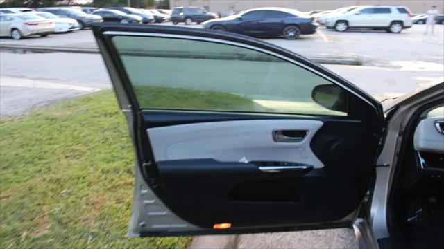 2013 Toyota Avalon XLE