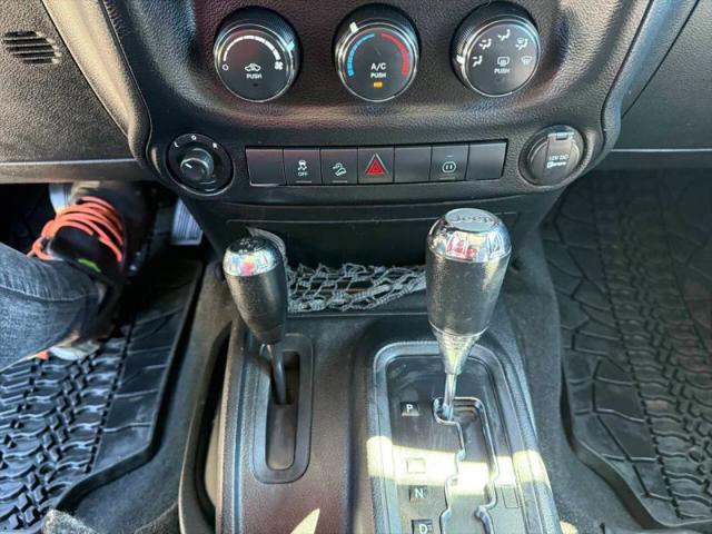 2012 Jeep Wrangler Unlimited Unlimited Sahara