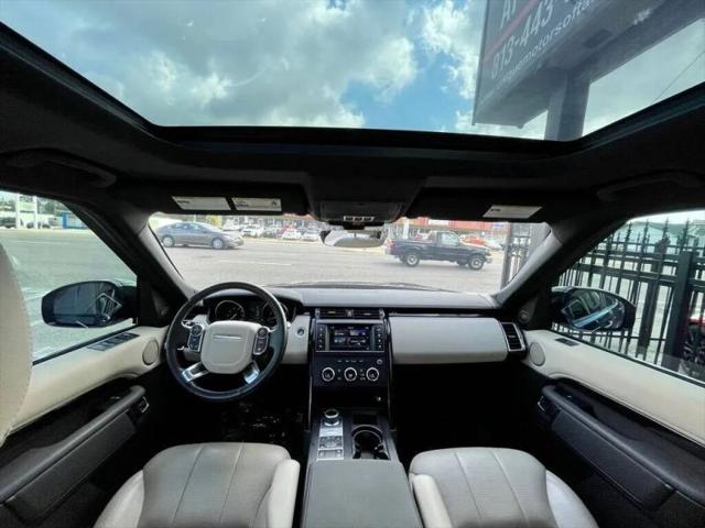2017 Land Rover Discovery SE