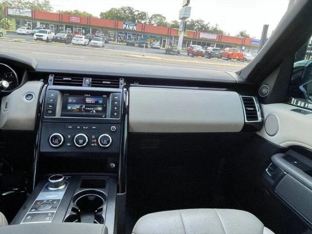 2017 Land Rover Discovery SE
