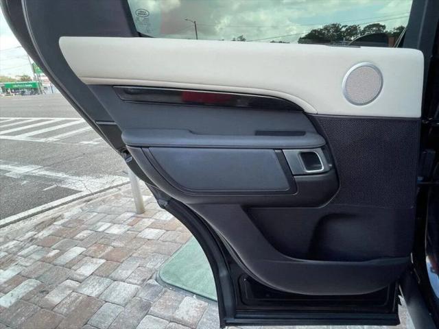 2017 Land Rover Discovery SE