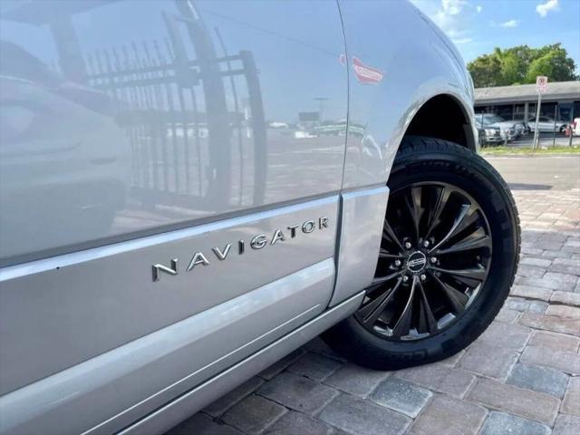 2015 Lincoln Navigator Base