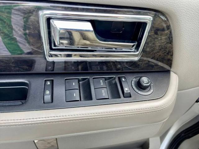 2015 Lincoln Navigator Base