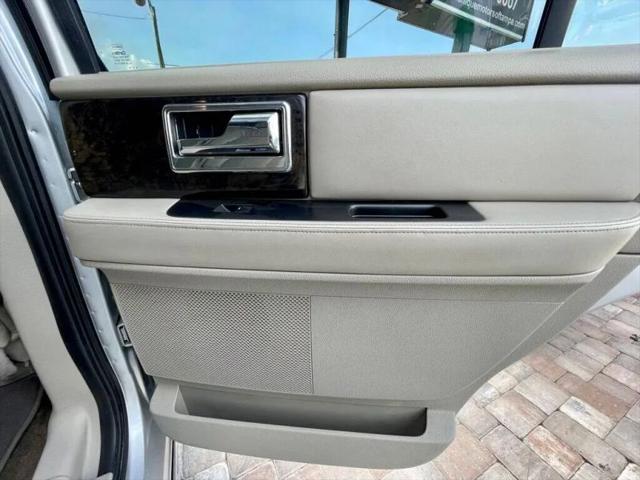 2015 Lincoln Navigator Base