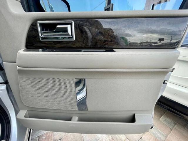 2015 Lincoln Navigator Base