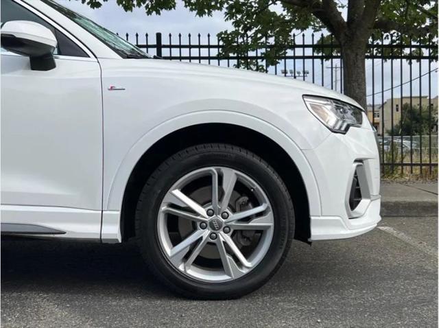 2020 Audi Q3 Premium Plus 45 TFSI S line quattro Tiptronic