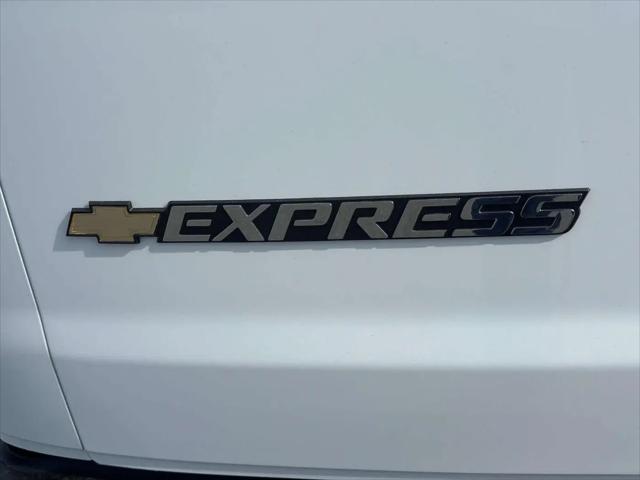 2025 Chevrolet Express Cargo Van RWD 2500 Extended Wheelbase WT
