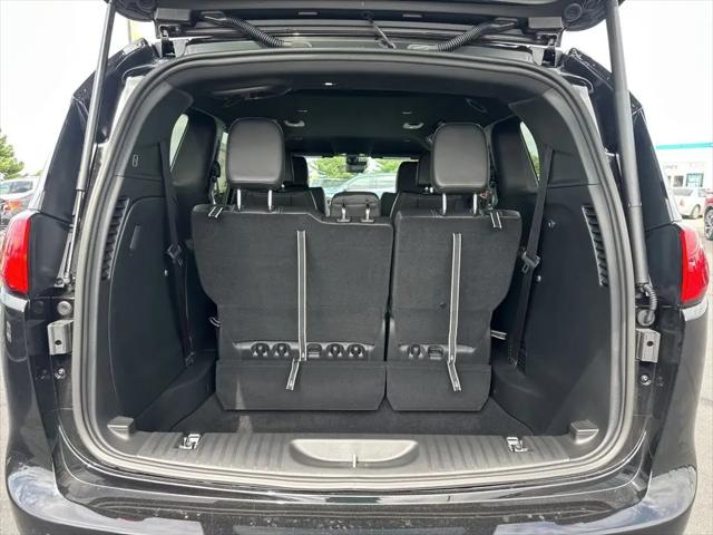2026 Chrysler Voyager LX