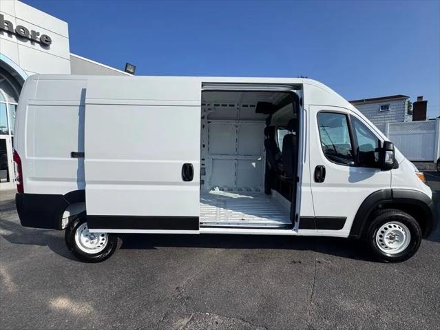 2025 Ram ProMaster 2500 Cargo Van Tradesman High Roof 159" WB w/Pass Seat