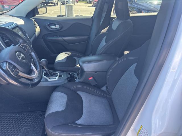 2016 Jeep Cherokee Altitude
