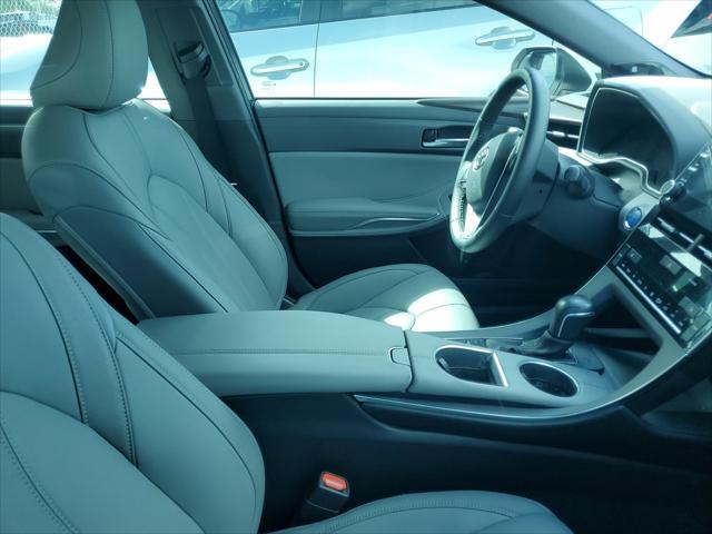 2022 Toyota Avalon XLE Hybrid